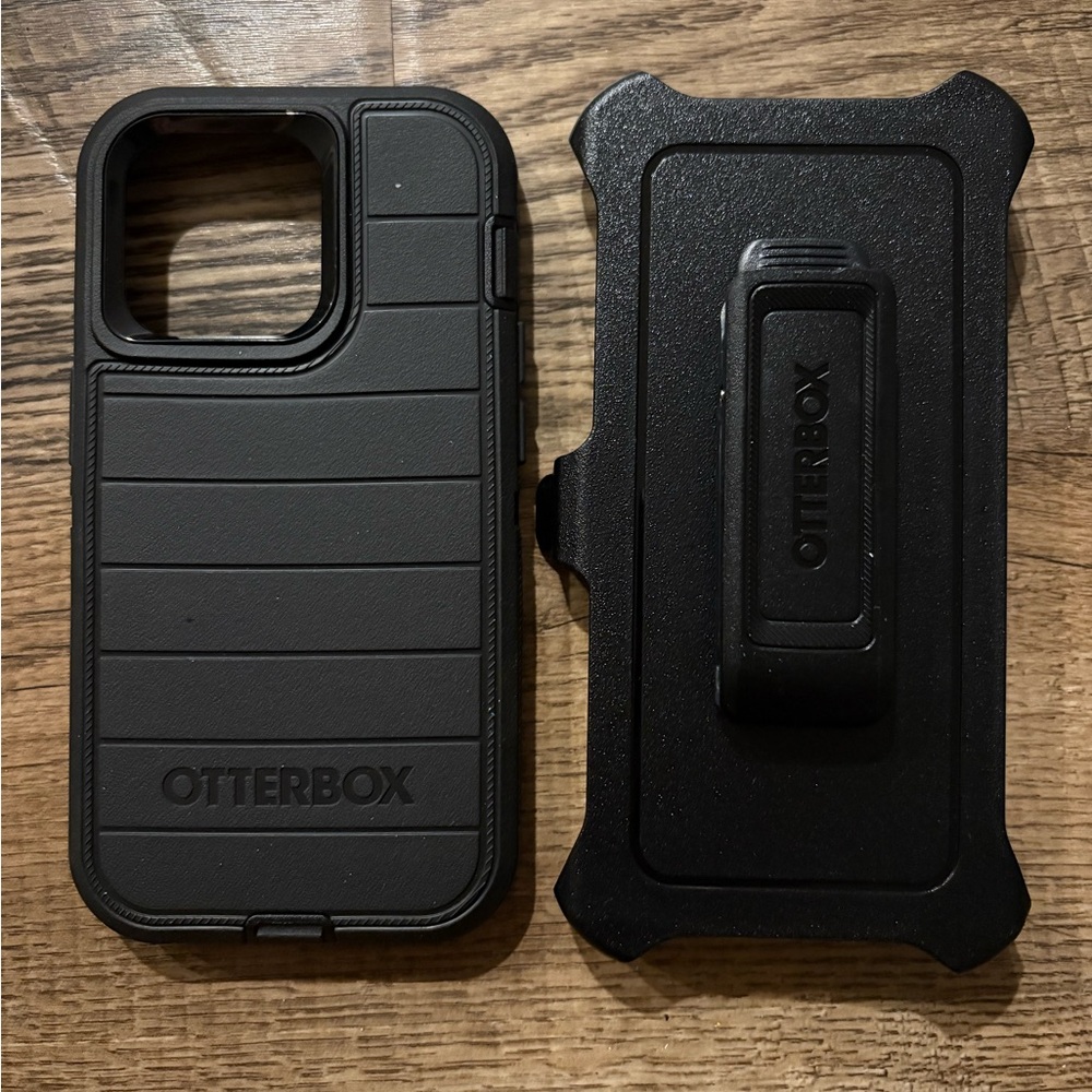OtterBox iPhone 14 Pro Phone Case with Clip